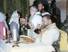 P. Raffaele, celebrante la Messa, al momento della Comunione P. Raffaele da Mestre