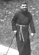 P. Raffaele in cammino verso il santuario di Puianello p. Raffaele da Mestre